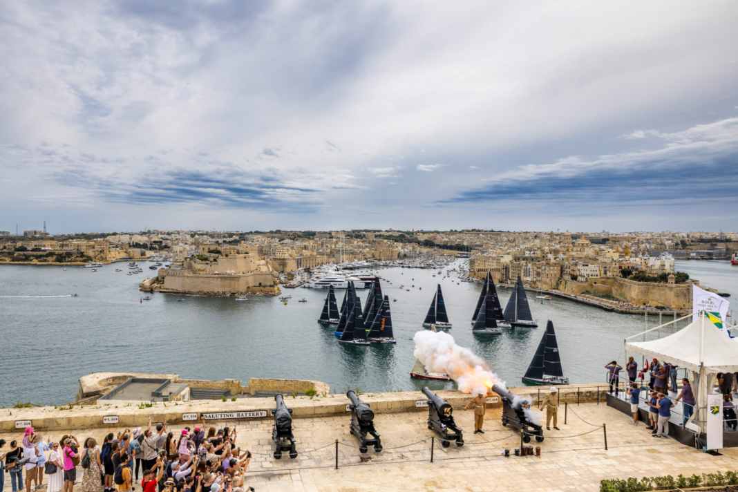 Der Startdonner zur 46. Edition des Mittelmeer-Klassikers vor Malta.