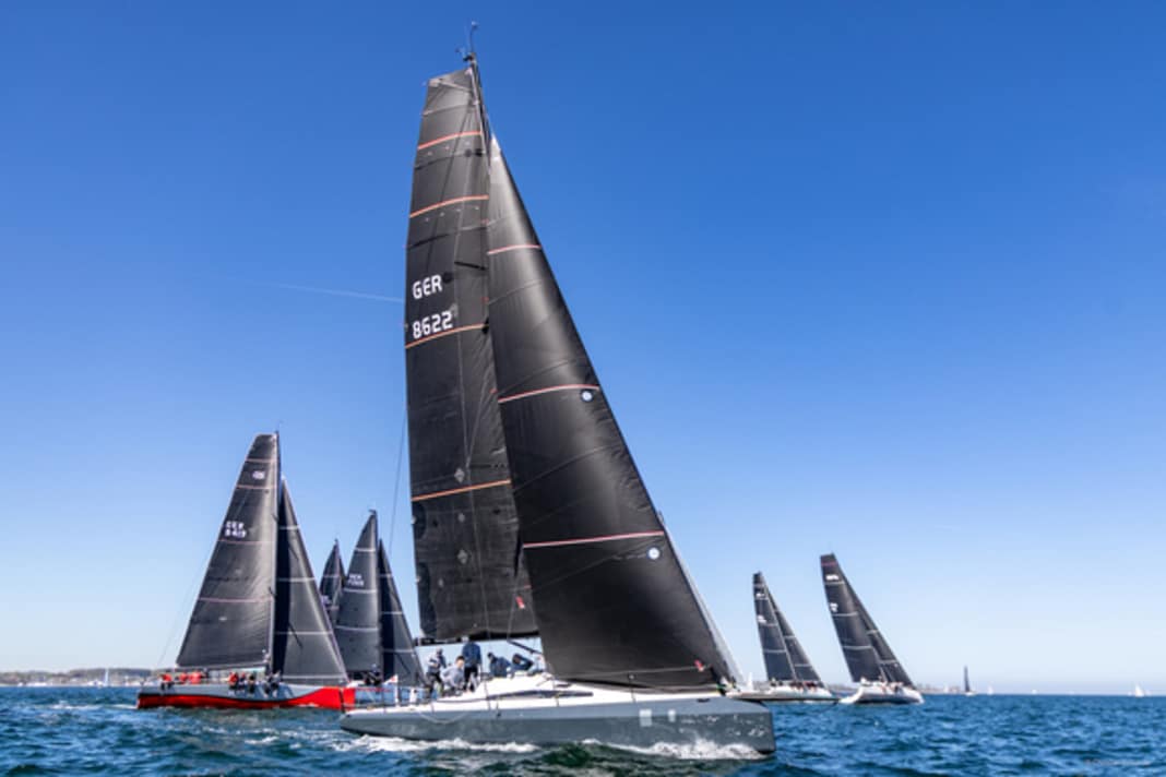 Mit der MaiOR-Regatta vor Kiel sind die Seesgeler in die neue Saison gestartet.