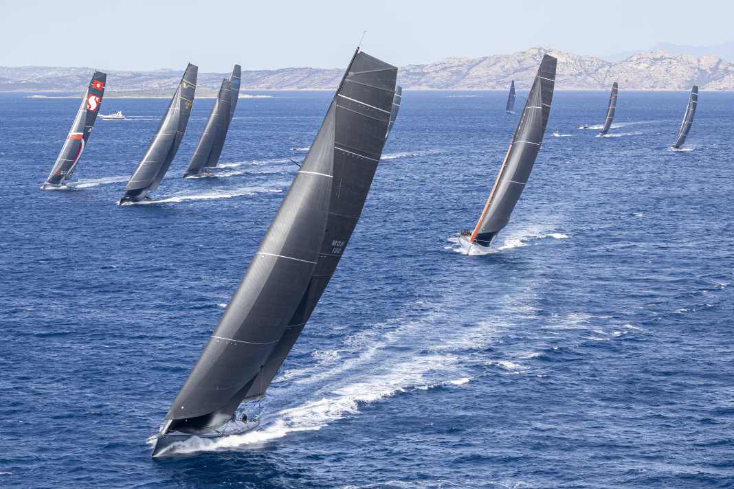 "Leopard 3" leads the field. With winds of up to 25 knots, flying jibs were set on reaching courses, which ...