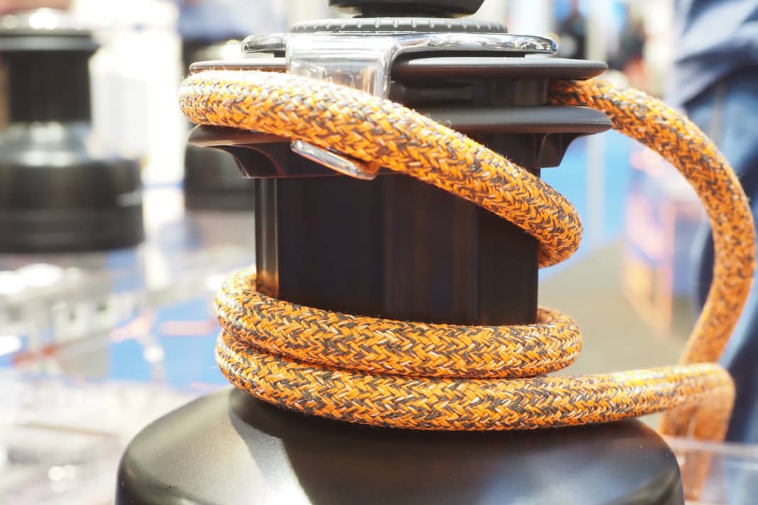 The manual S-series winches are available in sizes 30 to 66