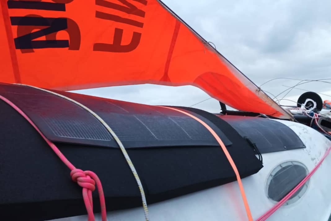 Blick über Deck der Class 40 unter Notrigg
