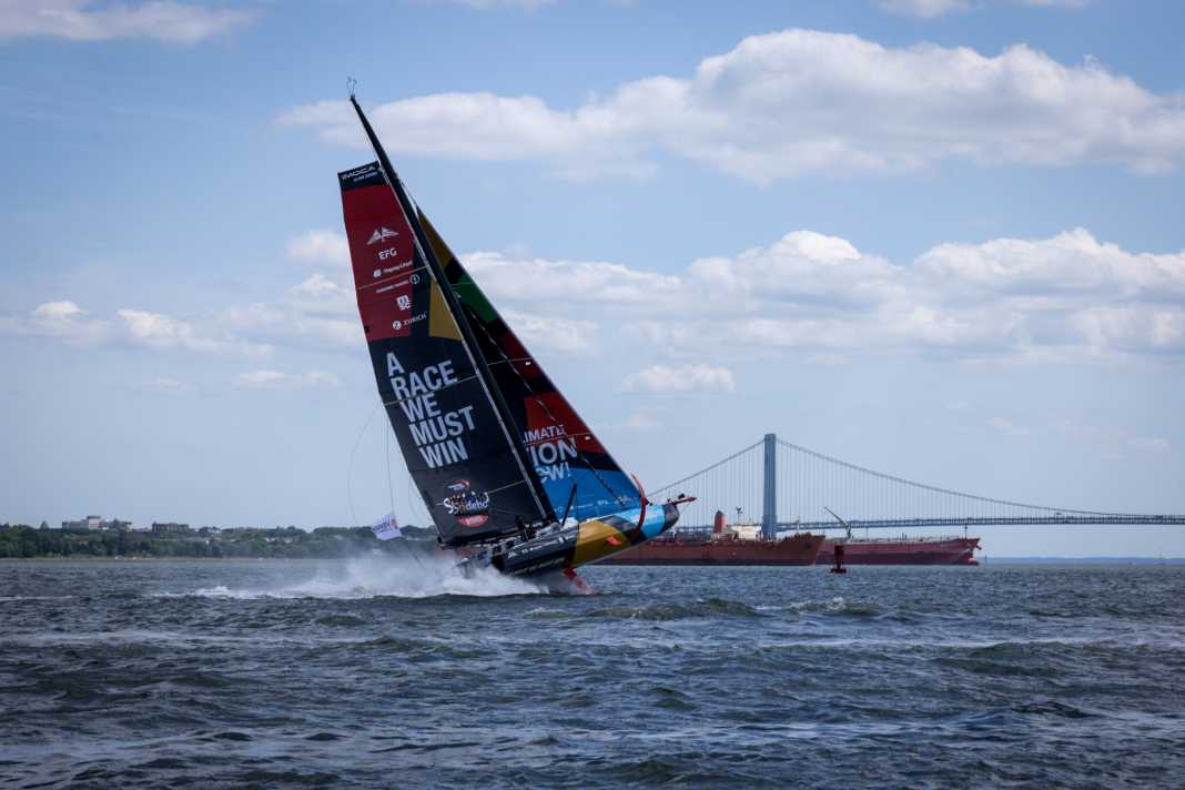 Come indomita: "Malizia - Seaexplorer" lascia New York prima della partenza della New York Vendée