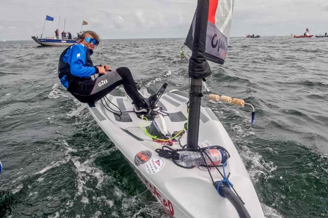 Mila Weniger hatte bei den Open Skiffs zu jeder Zeit alles im Griff.