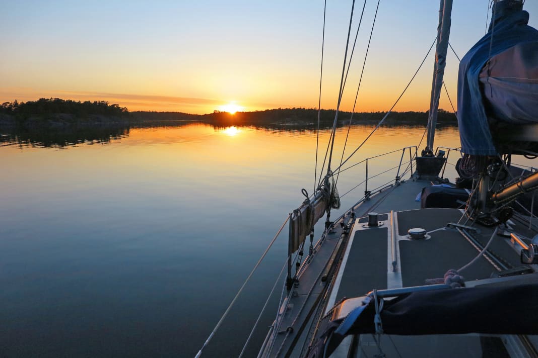 The plan is to experience and enjoy as much as possible - here in one of the many anchor bays in the eastern Swedish archipelago