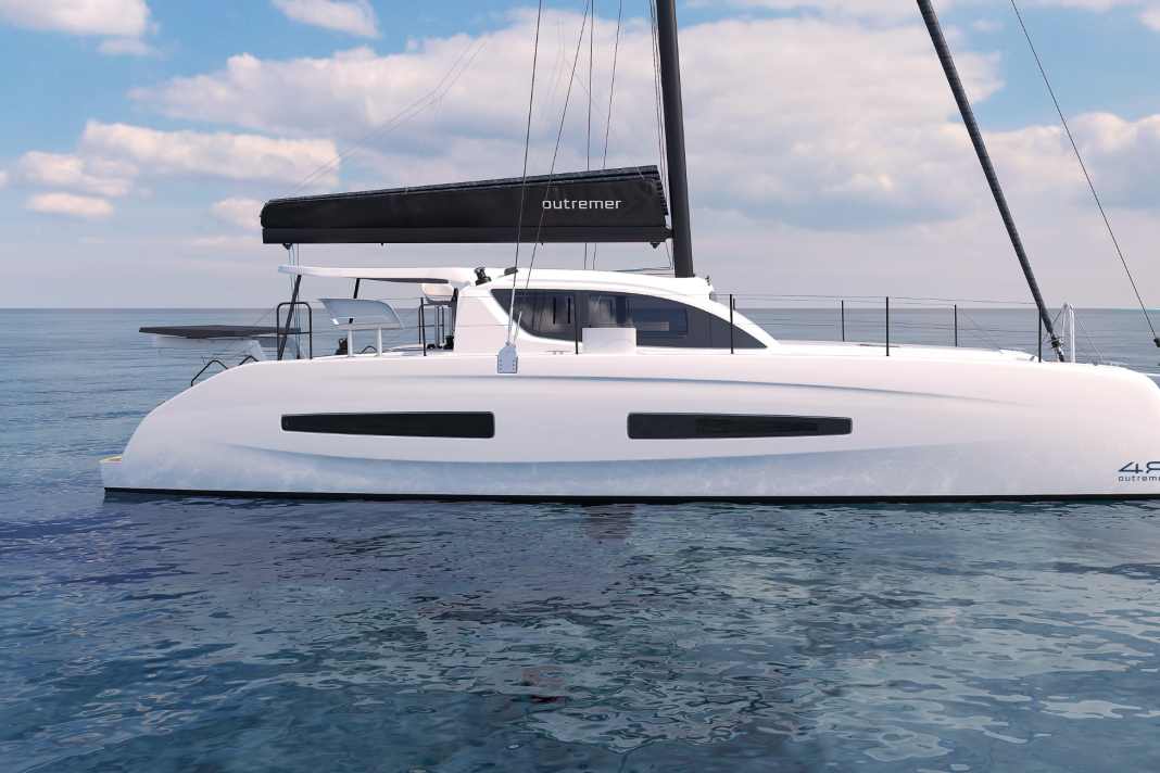 Schlanke Rümpfe, wenig Freibord dazu die Buge im Wavepiercer-Stil. Die Konstruktion des Outremer 48 ist klar auf eine gute Segelleistung ausgelegt.