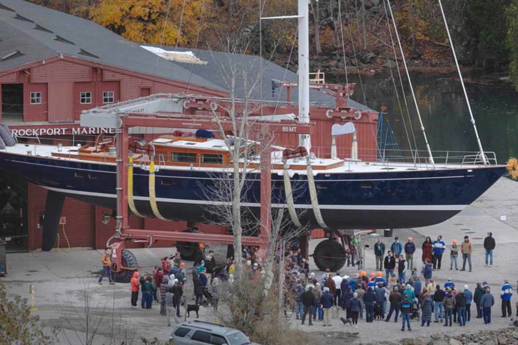 "Ouzel" is manoeuvred towards the water.