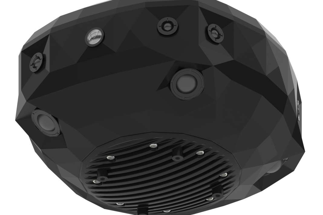 Panoblu IR: la custodia in carbonio contiene 14 telecamere HD, 12 delle quali con tecnologia a infrarossi.
