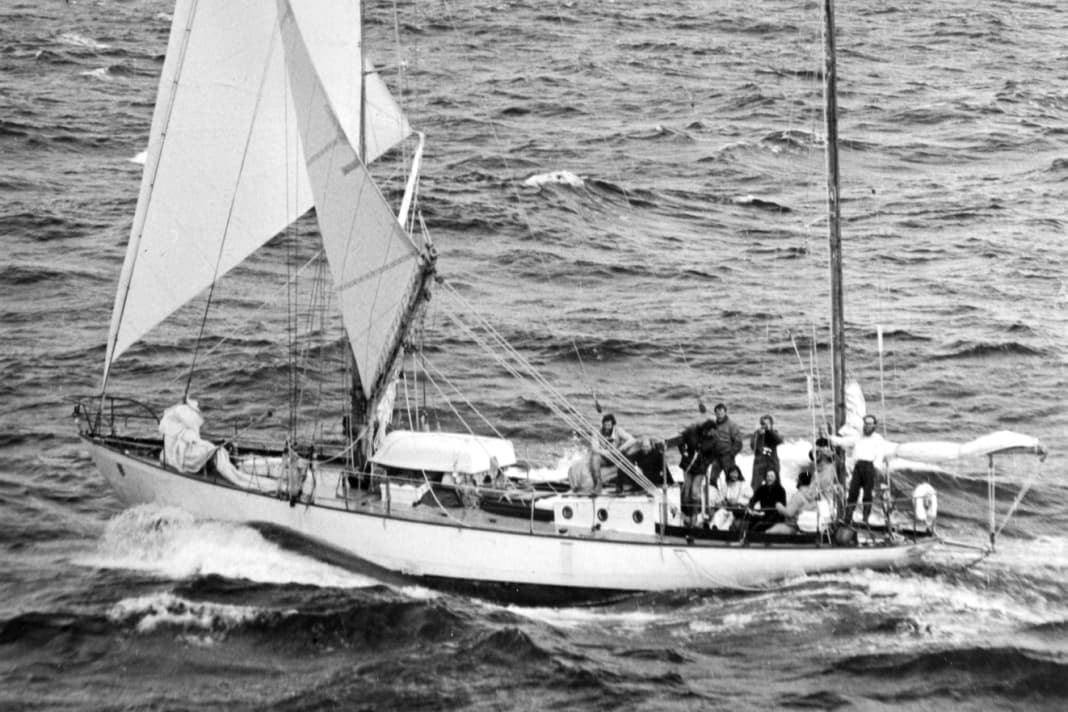 „Peter von Danzig“ bei Kap Horn, aufgenommen von Bord der "HMS Endurance"