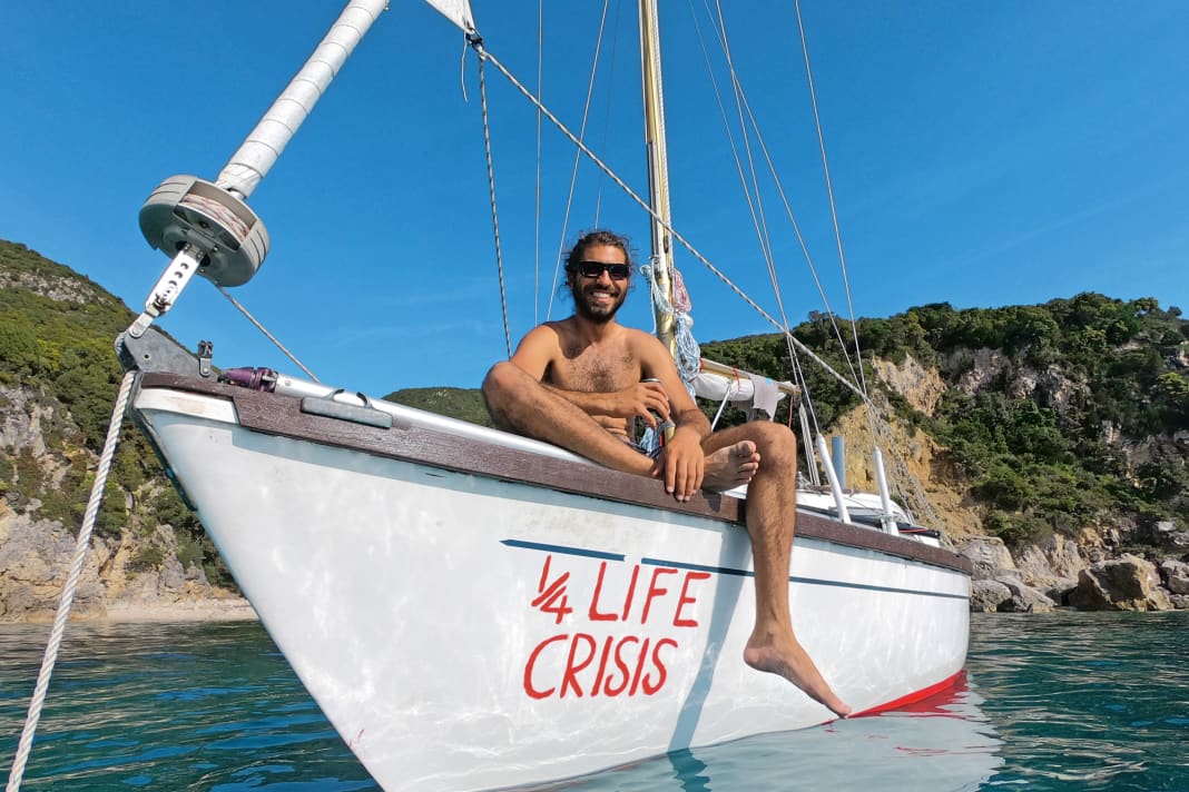 Portrat Solo auf hoher See Segelanfanger uberquert den Atlantik auf 18 FuB YACHT