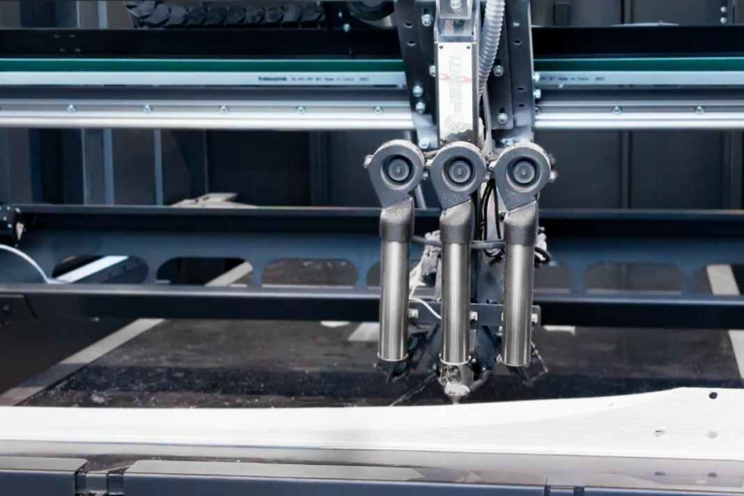 Formenbau ohne Urmodell: Für die Negativform einer Motte des Polimi Sailing Teams schichtete ein 3D-Drucksystem von Wasp vier Sektionen auf.