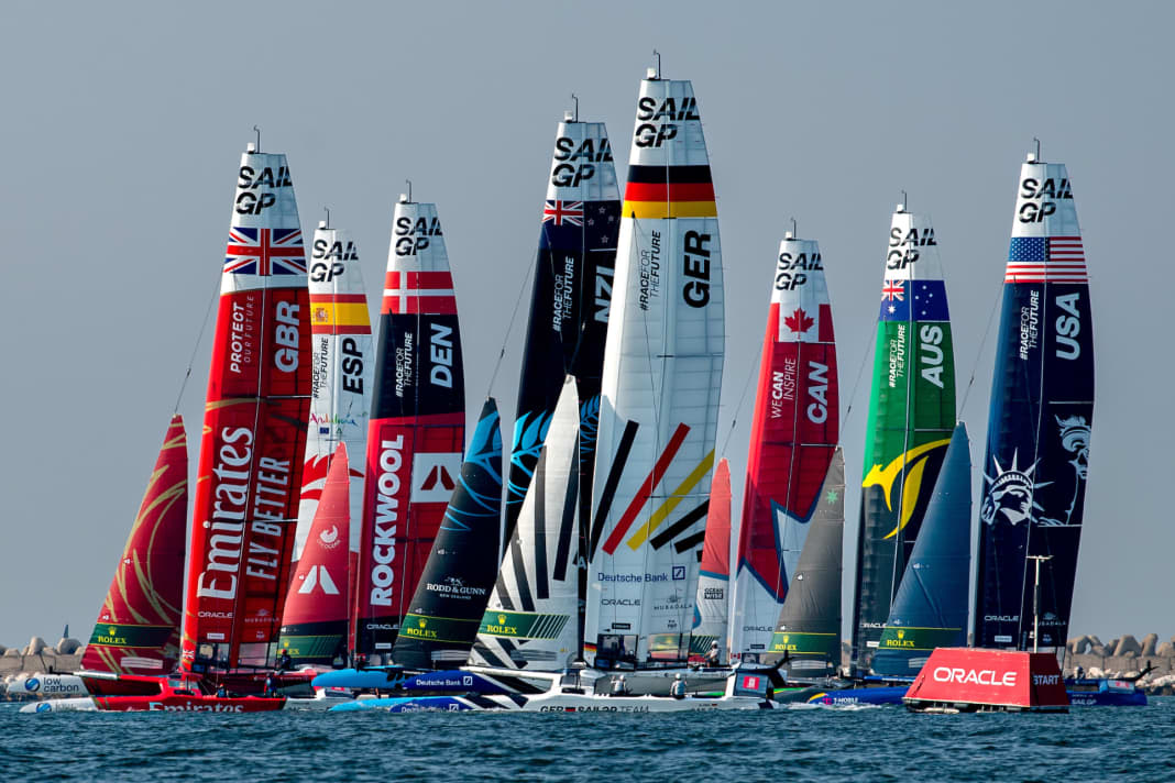 Il gip SailGP pre-natalizio con una prova di forza nel Golfo Persico