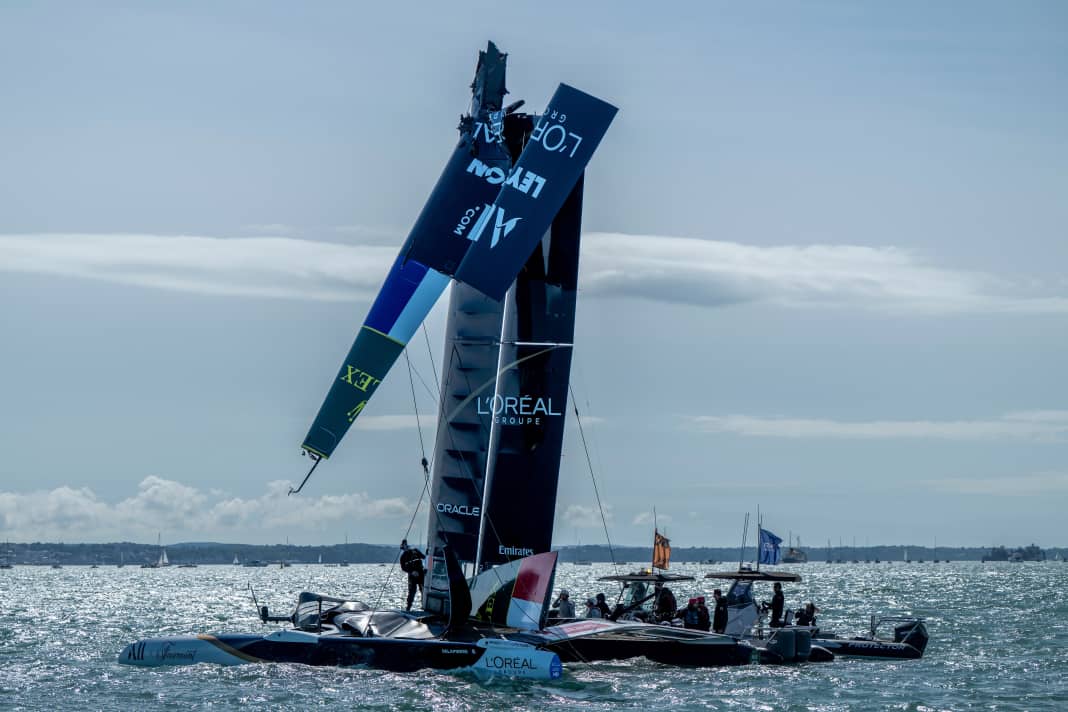 Another broken wing in the SailGP. The wing world just seemed to be back in order when "Les Bleus" were hit in the last training session before the start of the race...