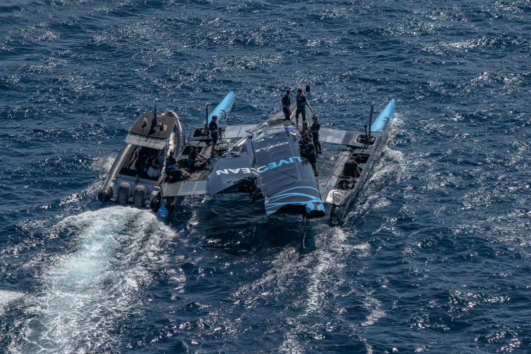 The Kiwis on a "pile of rubble". Their wing rig collapsed after the three races of the day