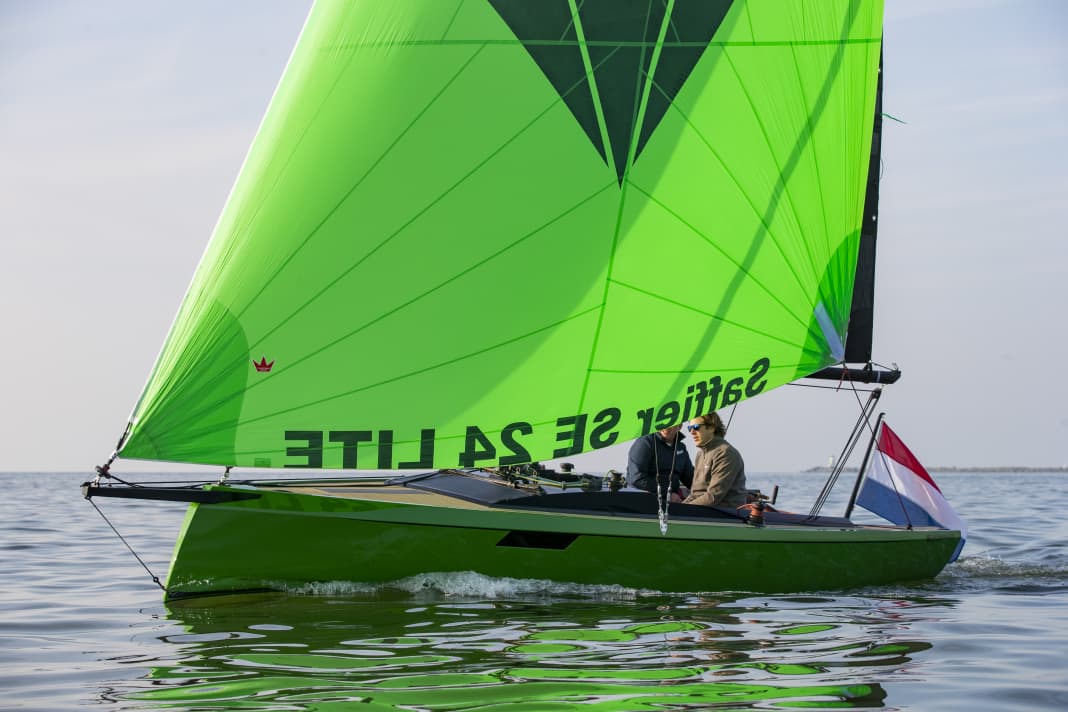 Harmonious, also for the eye: the negative stem in particular characterises the look. The short superstructure and large cockpit are typical Saffier features