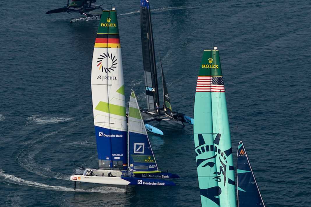 L'équipe allemande à l'entraînement pour le Emirates Dubai Sail Grand Prix.