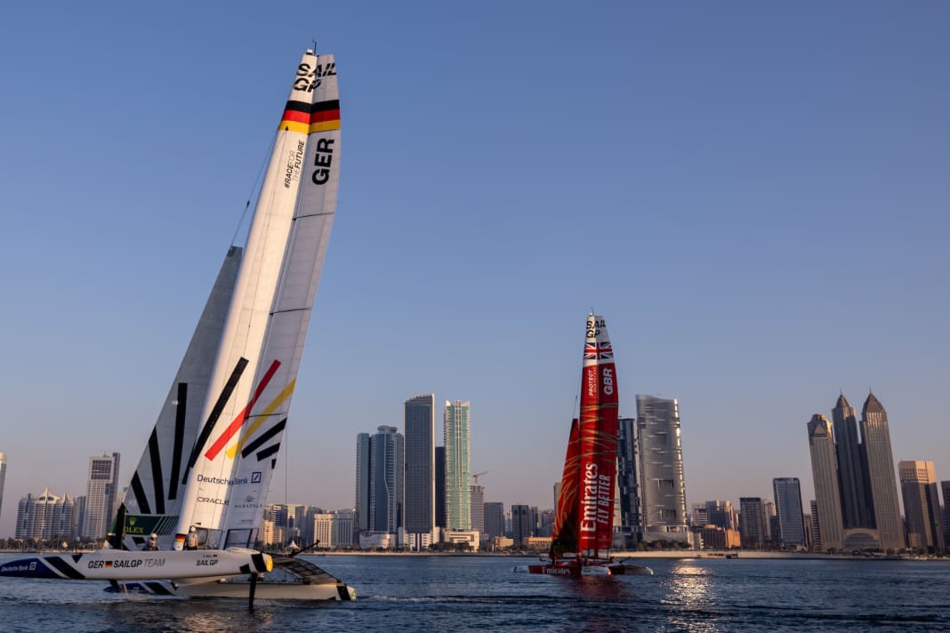 Il Germany SailGP Team durante l'allenamento ad Abu Dhabi