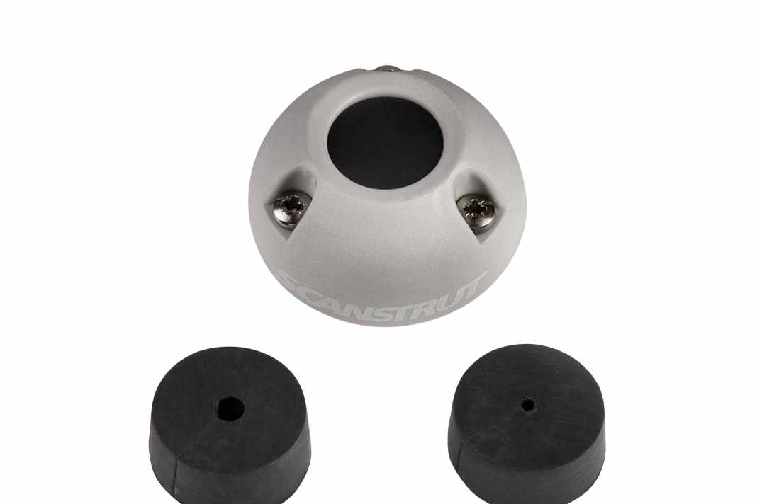 Le passe-câble DS16-SL de Scanstrut doit s'adapter spécialement aux connexions des antennes Starlink.