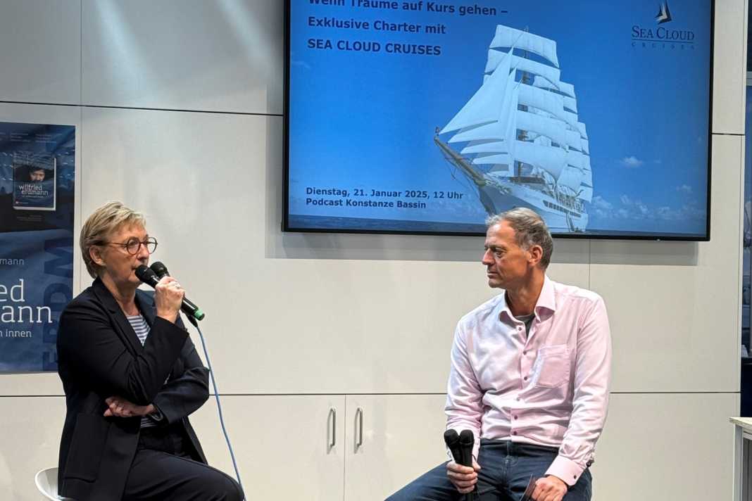 Konstanze Bassin from Sea Cloud Cruises in conversation with podcast host Timm Kruse on stage at Delius Klasing Verlag