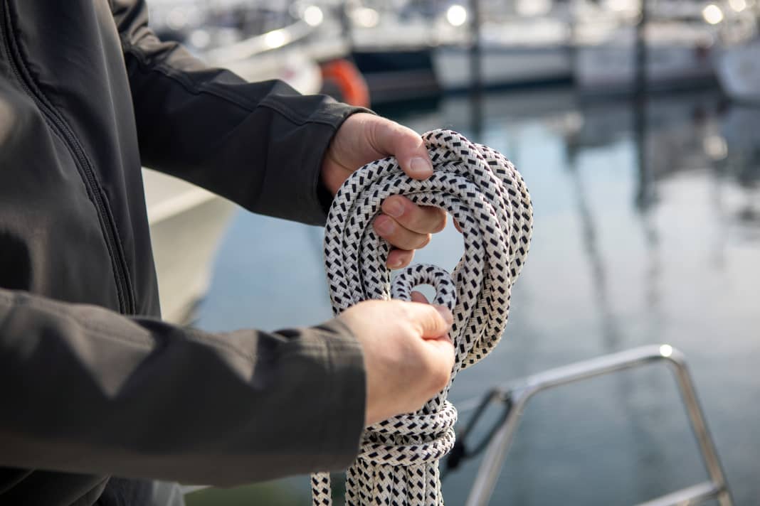 With this method, the loose part is moved around the fret two to four times, as shown above