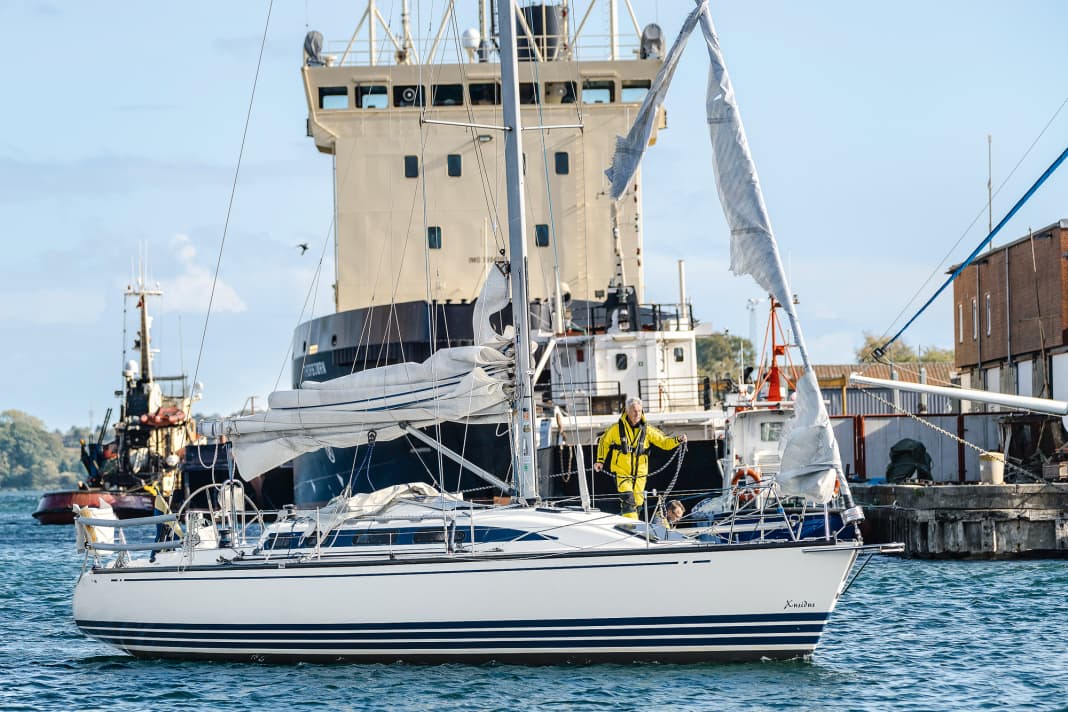 S'il ne s'agit pas de dommages de cette ampleur, il est possible de mettre la main à la pâte. Mais il est au moins aussi important pour les propriétaires de prendre soin de leurs voiles.
