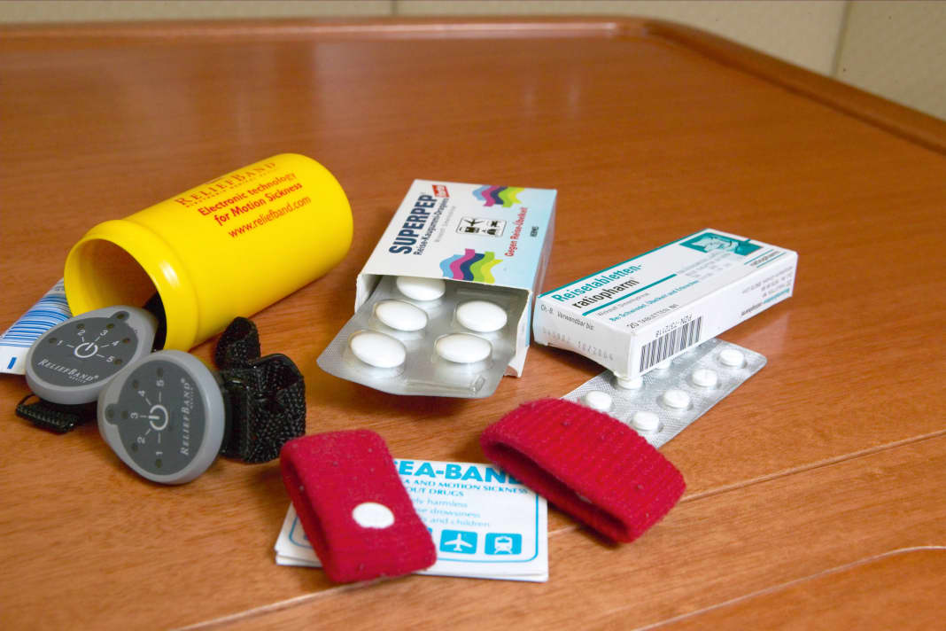 In addition to tablets and vitamin C, there are many approaches to get seasickness under control ...