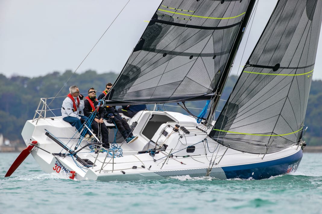 The Sun Fast 30 is laminated with Elium, a new type of resin that can be released from the fibre composite