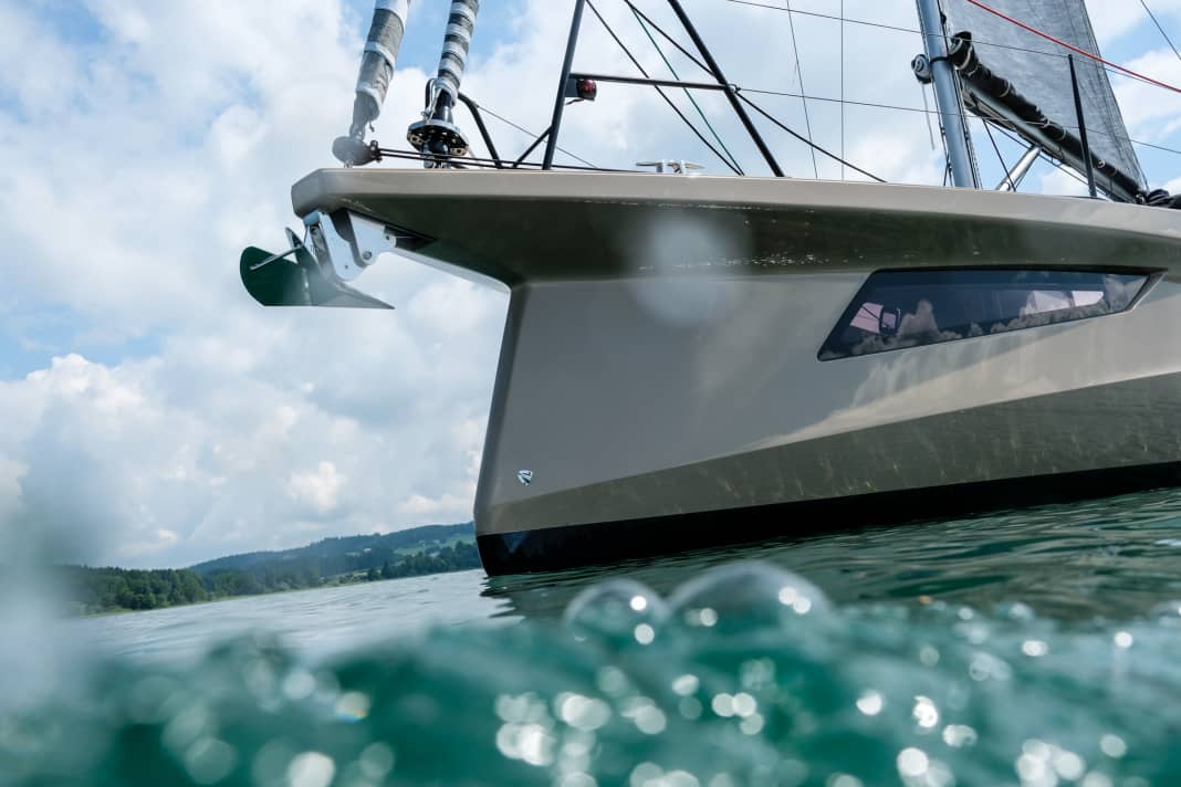 Flight deck, X-brace, one-level cockpit: the Sunbeam 32.1 gives us a new vocabulary