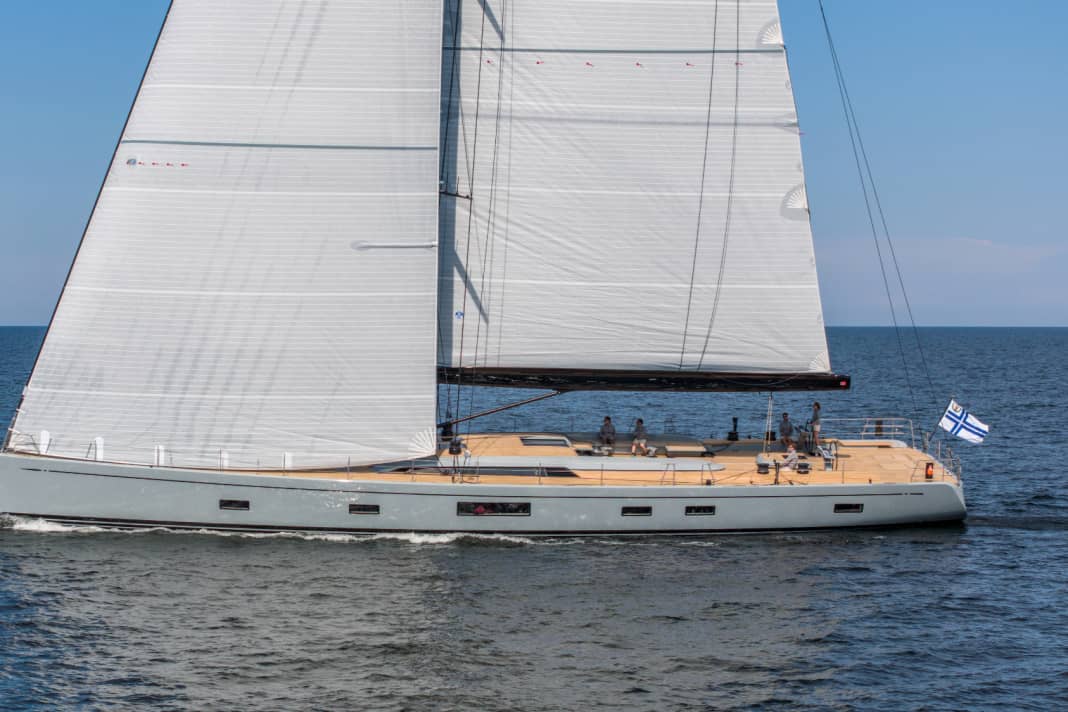 Fruitful co-operation. Germán Frers designed quickly and Lucio Micheletti designed dynamically