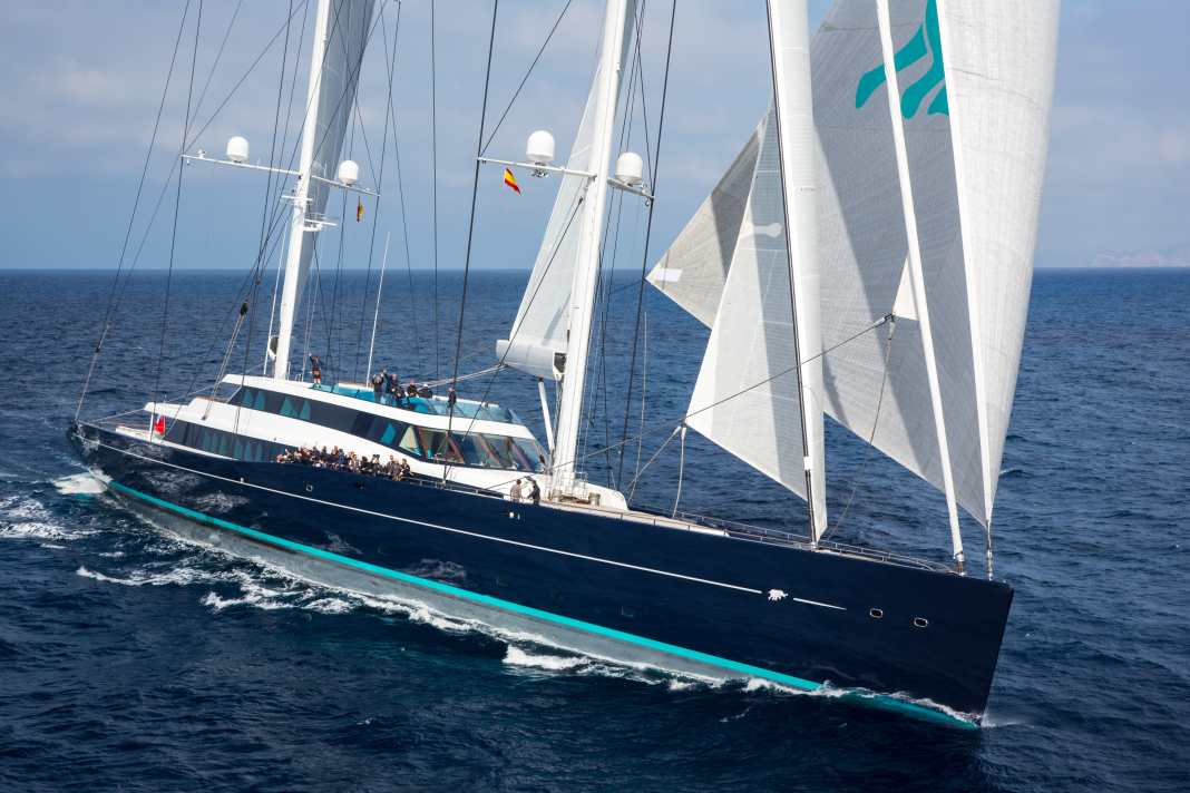 85 mètres : « Aquijo » navigue au large de Palma de Majorque
