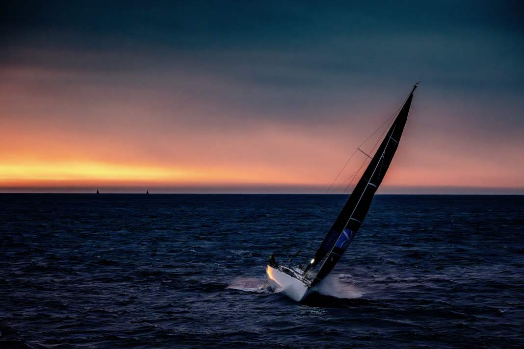 This "giant picture" was taken by Rolex photographer Kurt Arrigo from the IRC leader "BNC - my::Net / Leon".
