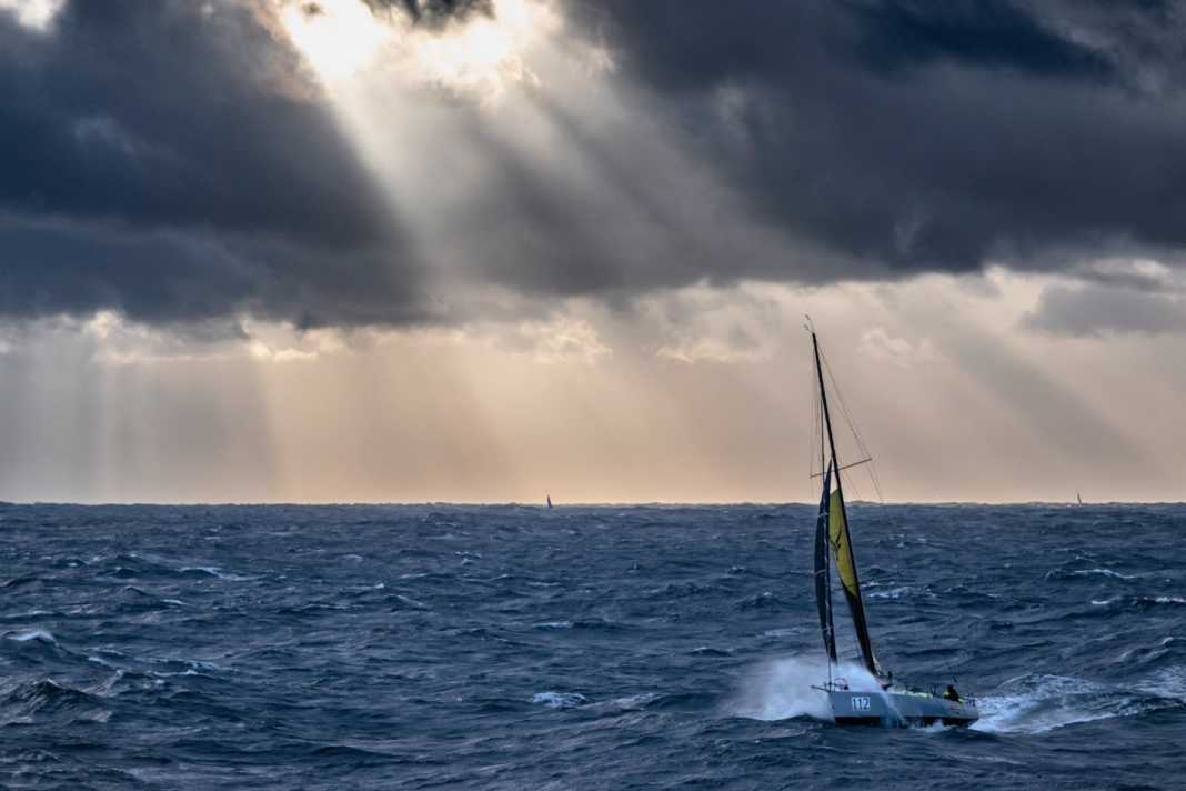L'Akilaria Rc2 "Voltsar Yeah Baby" dans une scène classique de la légendaire course d'endurance australienne.