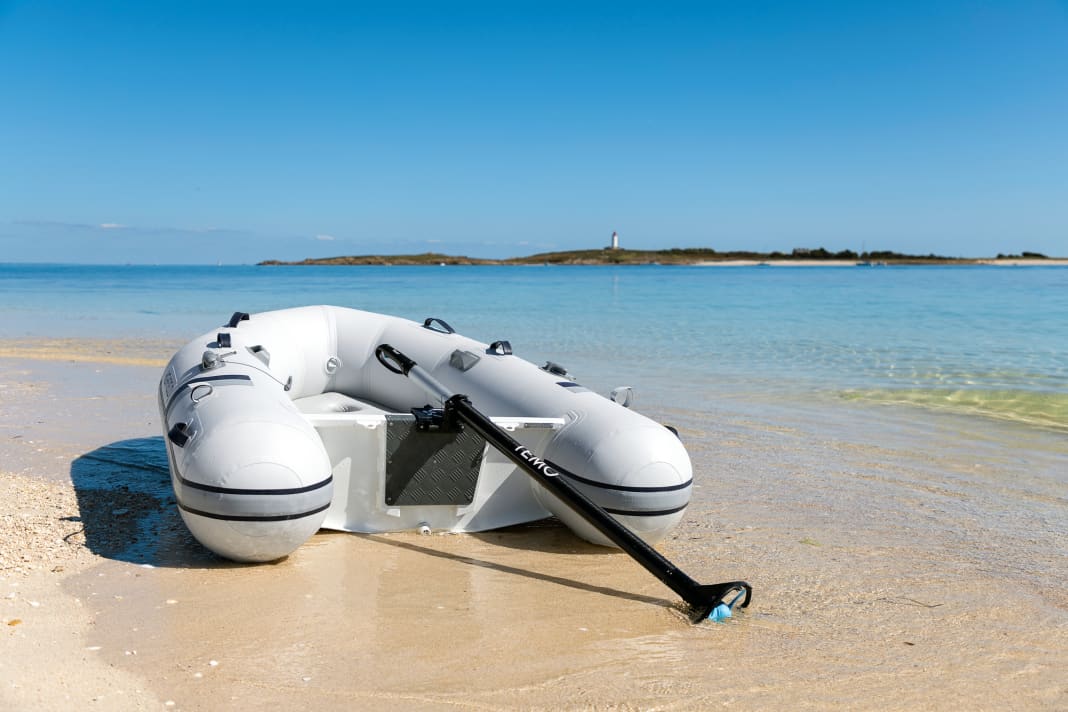 New, lightweight electric whisk for dinghies: the Temo 450 Carbon