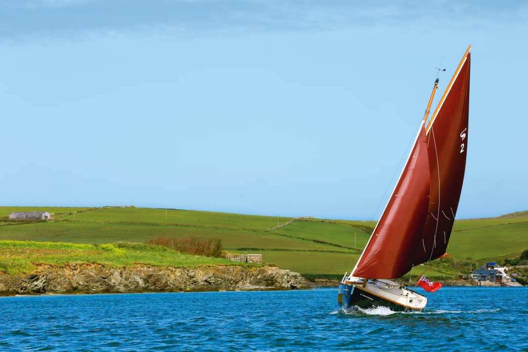 The 21 is a real eye-catcher. The small boat loves courses like this with lightly sheeted sheets