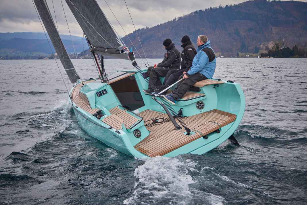 Le Sunbeam 29.1 est équipé en standard d'une barre franche.