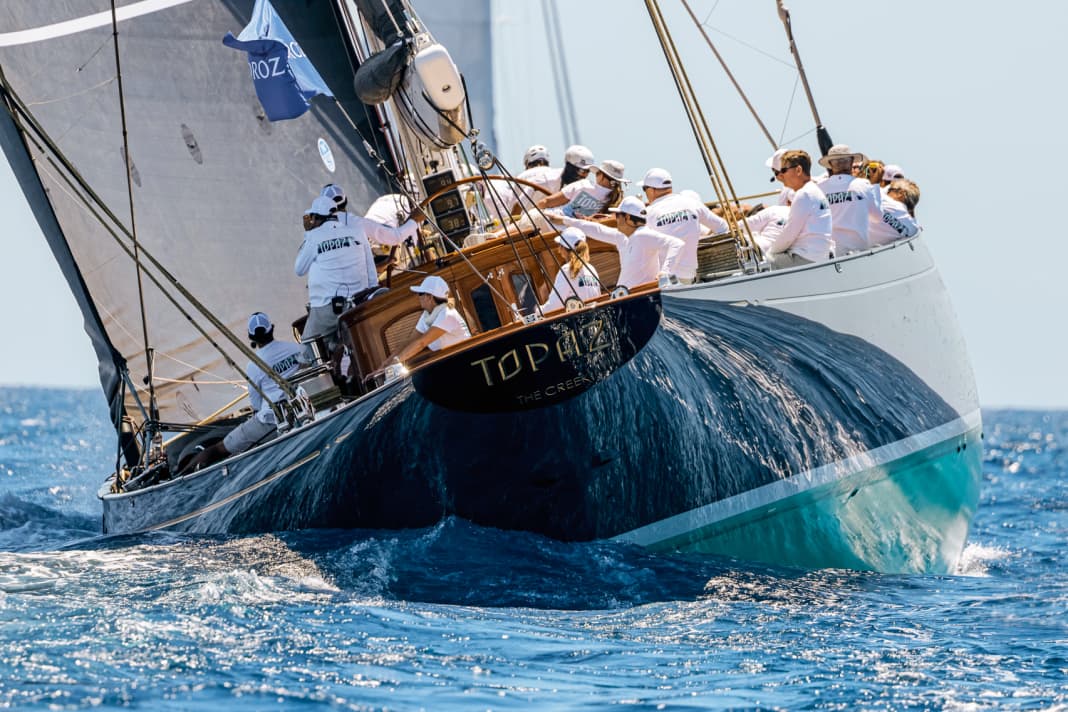 After 43 metres, the ship ends in an almost filigree-looking stern