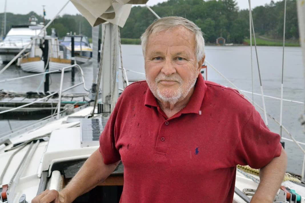 Thomas Karlsson comes from Sweden and has been sailing since his youth. Nobody knows his home area - the Blekinge archipelago - as well as he does, which is why he has written a guide to the area. Thanks to a chance encounter, it has now been translated into German