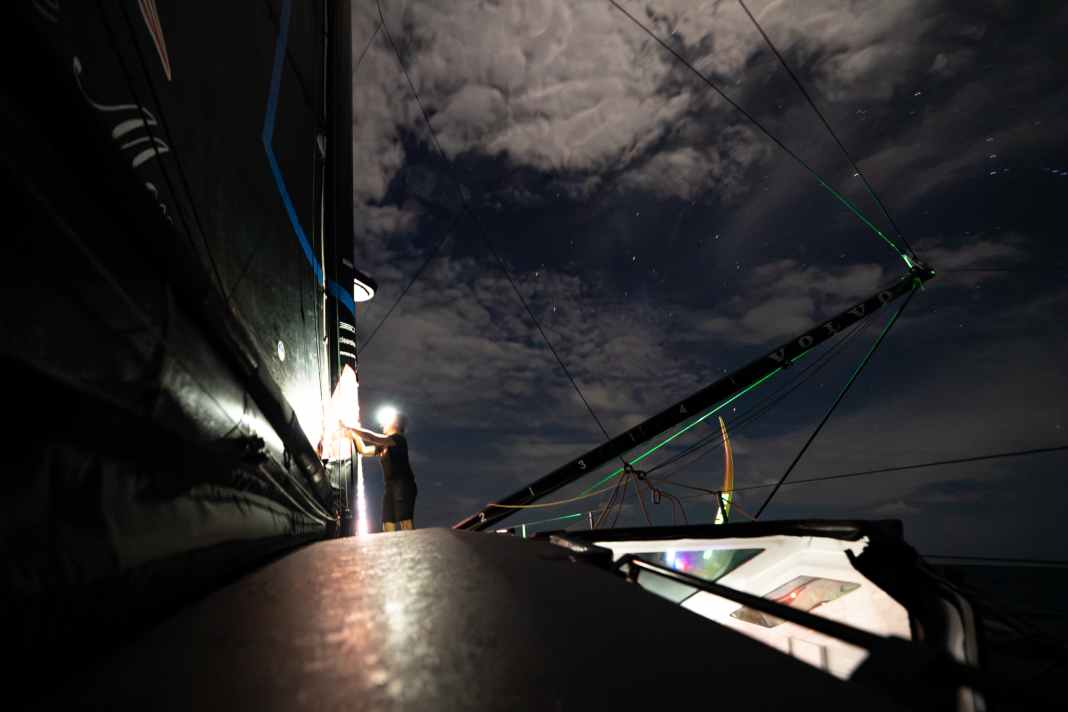 Nachtstimmung an Bord von "Malizia 4".