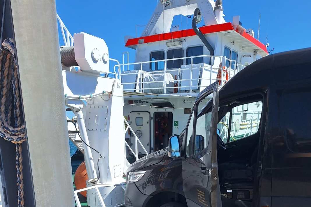 Van crashes into the railing of a rescue cruiser in Sassnitz