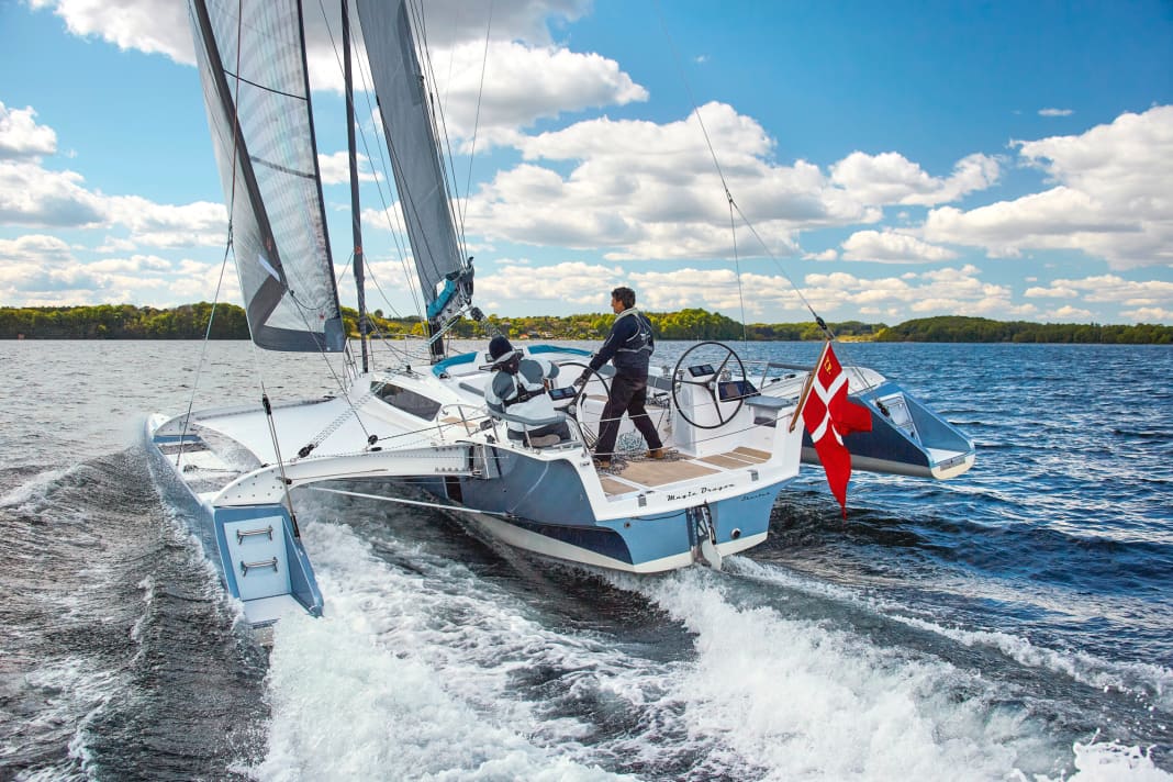 Les performances de la voile sont faciles à obtenir. Seul le pilotage demande de la concentration, sinon on perd beaucoup de vitesse.