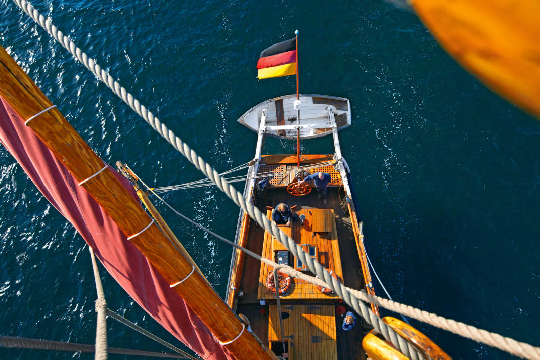 Der ehemalige Fracht­segler  während eines seiner vielen Törns vor der deutschen Ostseeküste