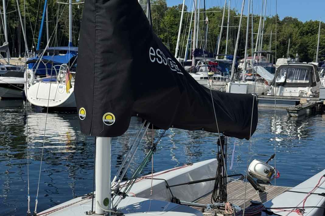 Ultracover ist ein leichter, PFAS-freier Persennigstoff aus Deutschland, er ist Segelkleider  geeignet.