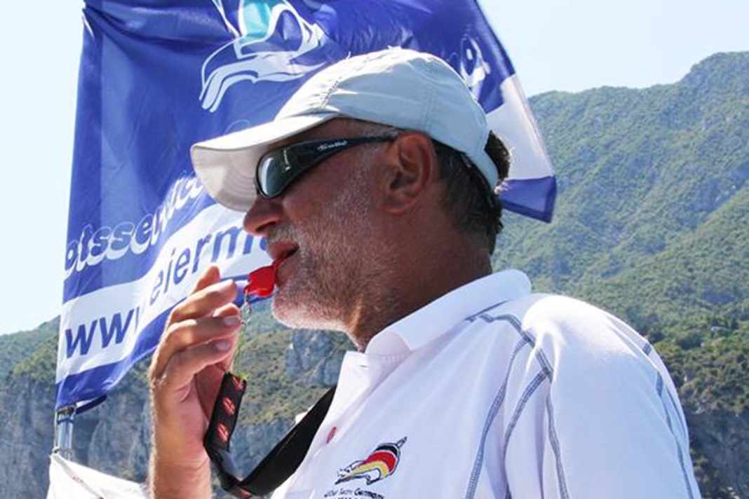 Gerd Eiermann en action en tant qu'entraîneur de jeunes.