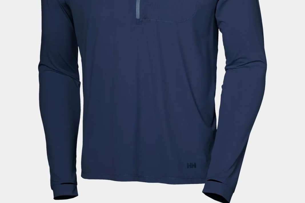 Le sweat-shirt à capuche mi-zip Solen Shine de Helly Hansen protège la peau contre les rayons UV.
