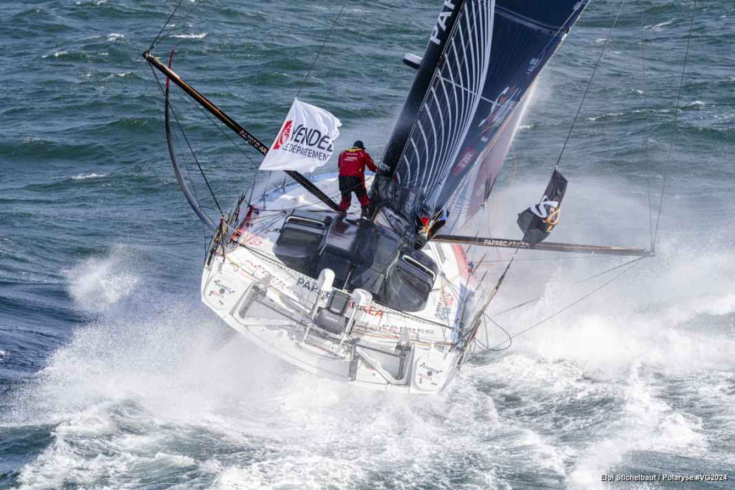 The current 24-hour solo hull record holder Yoann Richomme on "Paprec Arkea" on 25 November.