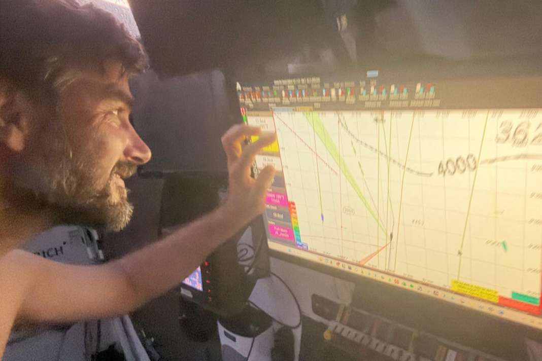 Boris Herrmann suit de près la vitesse à laquelle il progresse vers le sud.