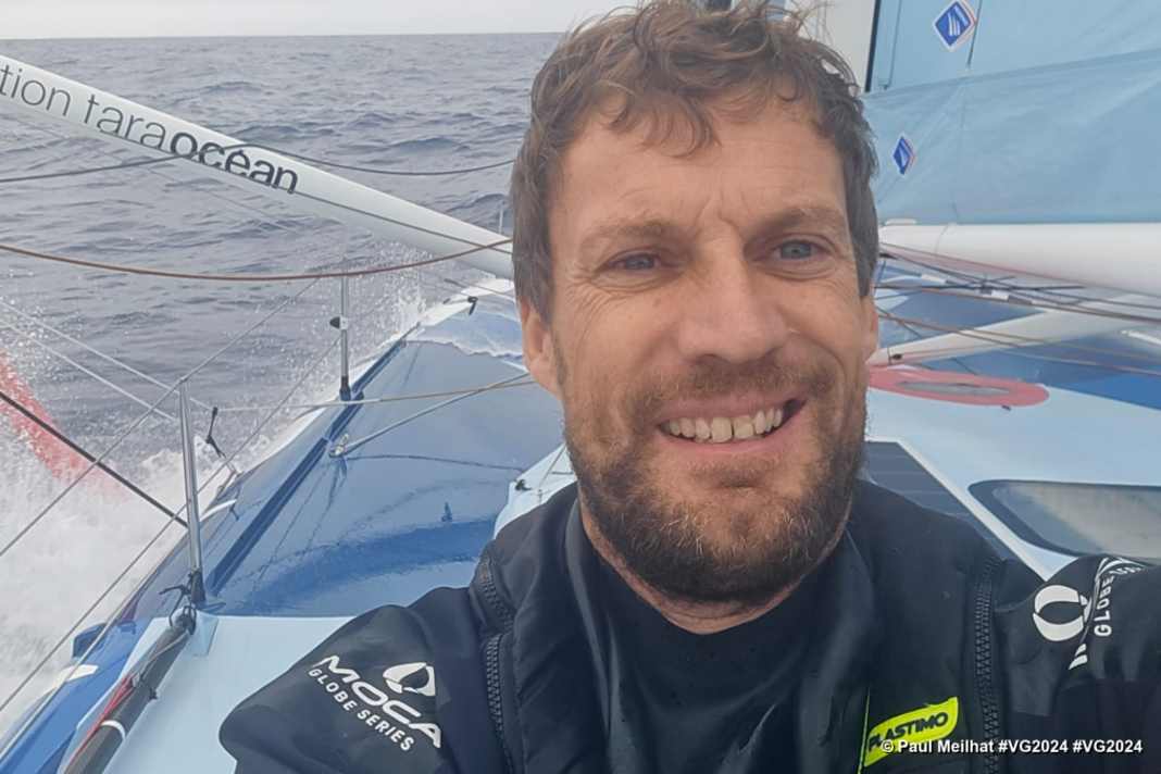 Un autoritratto dello skipper di "Biotherm" Paul Meilhat nell'Atlantico meridionale.