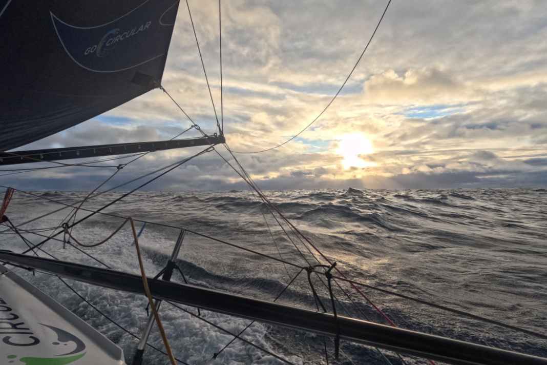 Nico Lunven's "Holcim - PRB" was around 750 nautical miles behind leader Charlie Dalin on the morning of 13 December.