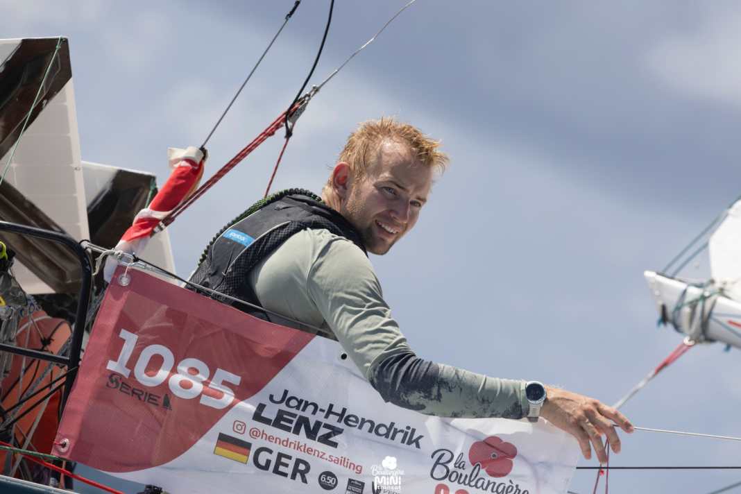 A l'arrivée de sa première Mini-Transat : Hendrik Lenz.