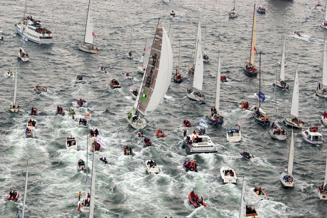 On 9 June 2002, the "Illbruck" was celebrated enthusiastically in Kiel as the first German overall winner of the team race around the world
