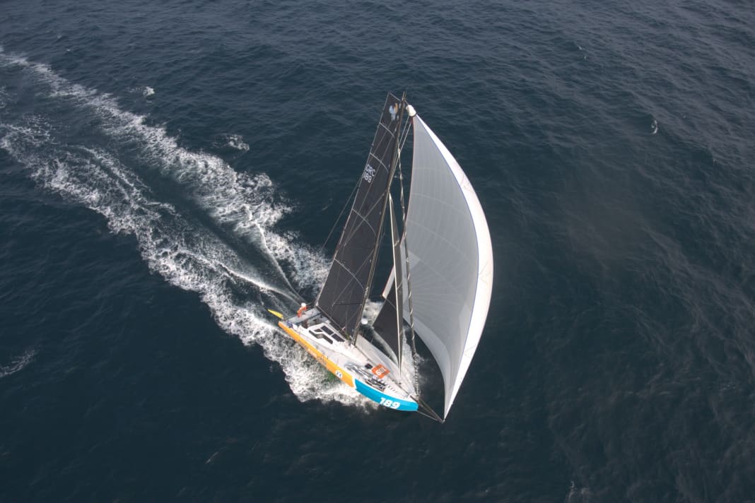 Belle prise de vue par drone de la Class 40 "SignForCom" avec Lennart Burke et Melwin Fink